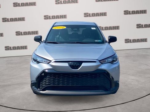 Used 2024 Toyota Corolla Cross AWD Hybrid image 8