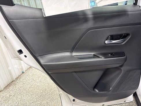 Used 2025 Nissan Kicks SV AWD/4WD image 26