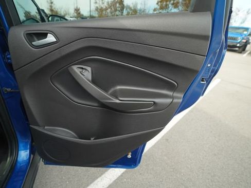 Used 2017 Ford Escape SE w/ SE Cold Weather Package image 24