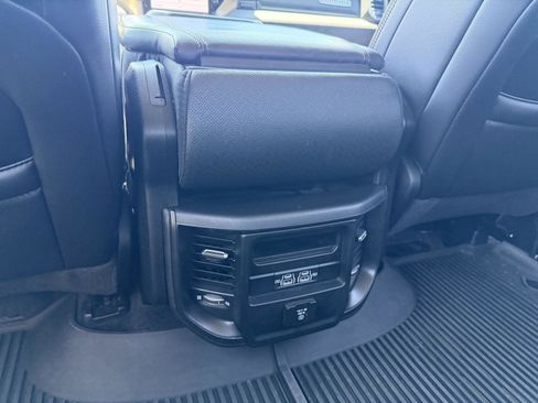 Used 2022 RAM 1500 Laramie AWD/4WD image 9