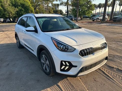 Used 2022 Kia Niro LX image 1
