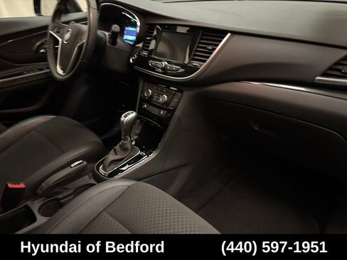 Used 2022 Buick Encore Preferred AWD/4WD image 24