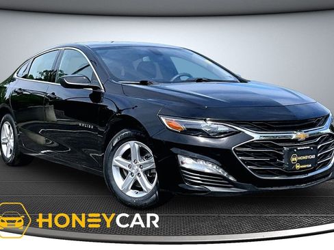 Used 2022 Chevrolet Malibu LT FWD image 1