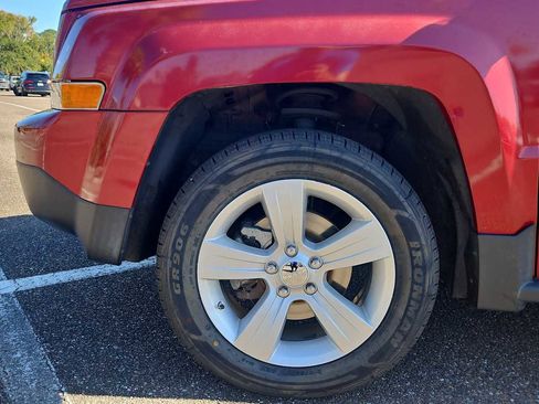 Used 2012 Jeep Patriot Latitude w/ Sun/Sound Group image 19