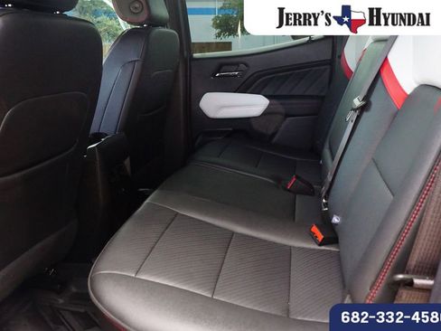 Used 2024 GMC Canyon AT4X image 19