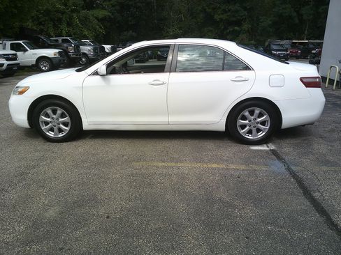 Used 2007 Toyota Camry LE FWD image 8