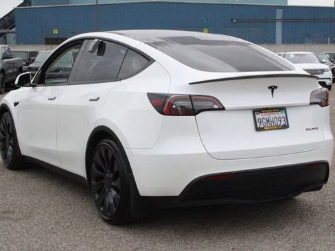 Used 2023 Tesla Model Y Performance AWD/4WD image 3