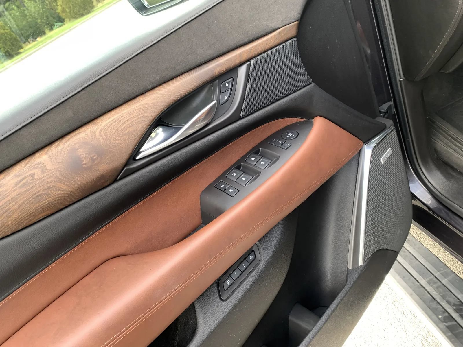 Used 2016 Cadillac Escalade Premium AWD/4WD image 21
