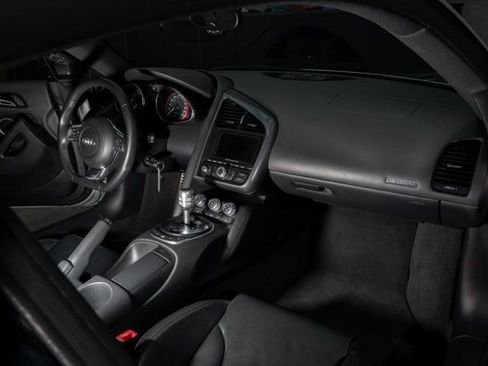Used 2011 Audi R8 V10 image 10