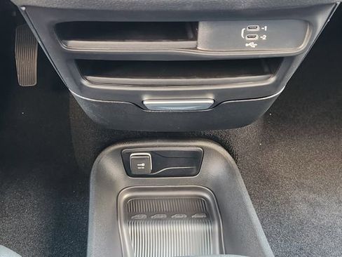 New 2026 Chrysler Pacifica Select image 15