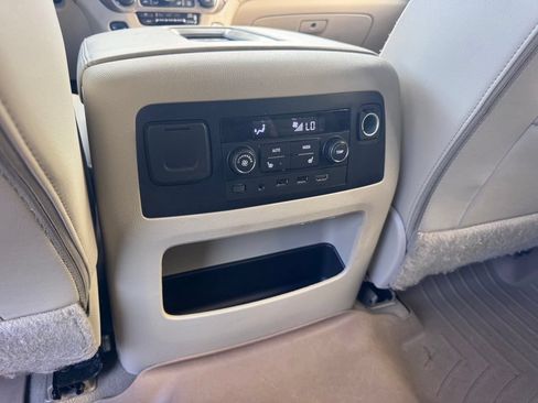 Used 2019 GMC Yukon XL Denali w/ Denali Ultimate Package AWD/4WD image 37
