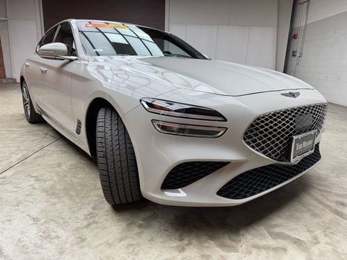 Used 2025 Genesis G70 2.5T image 7