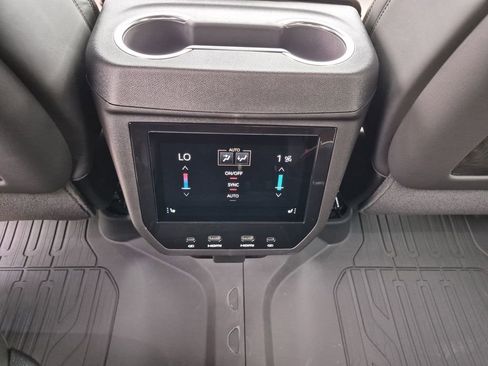 New 2026 GMC Yukon Denali Ultimate AWD/4WD image 37