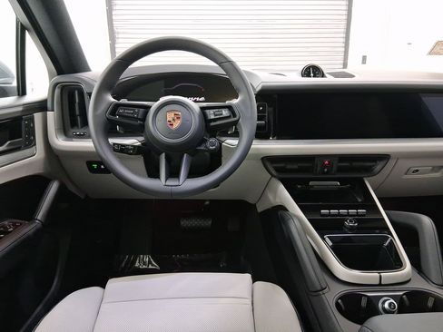 New 2026 Porsche Cayenne Coupe image 24