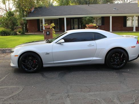 Used 2015 Chevrolet Camaro SS w/ RS Package image 2