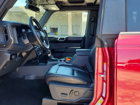 Certified 2025 Ford Bronco Badlands AWD/4WD image 19