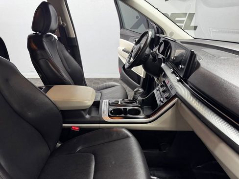 Used 2024 Kia Carnival LX image 52