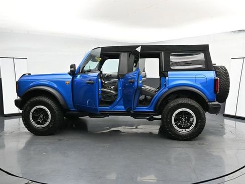 Used 2023 Ford Bronco Badlands image 39