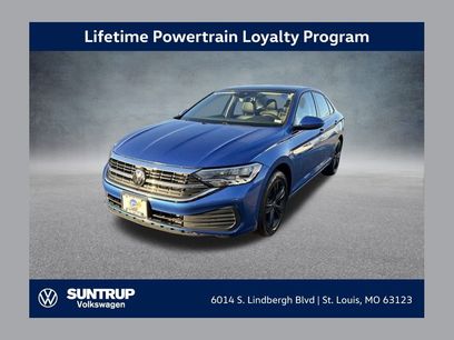 Used 2023 Volkswagen Jetta SE w/ Panoramic Sunroof Package