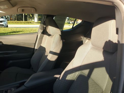 Used 2020 Toyota C-HR LE image 17