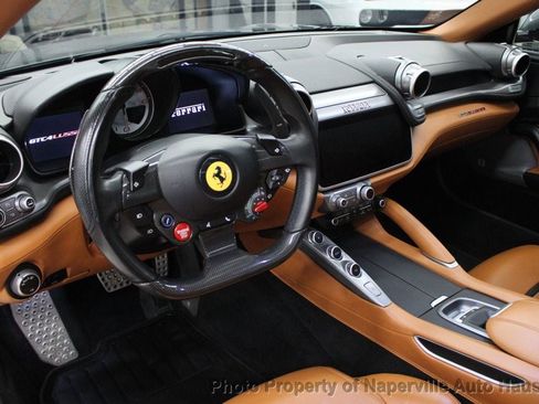 Used 2017 Ferrari GTC4Lusso AWD/4WD image 20