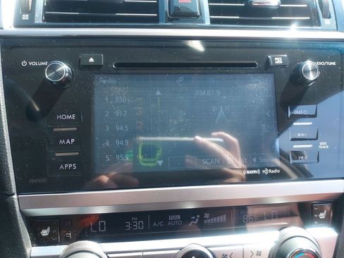 Used 2017 Subaru Outback 3.6R Touring AWD/4WD image 15
