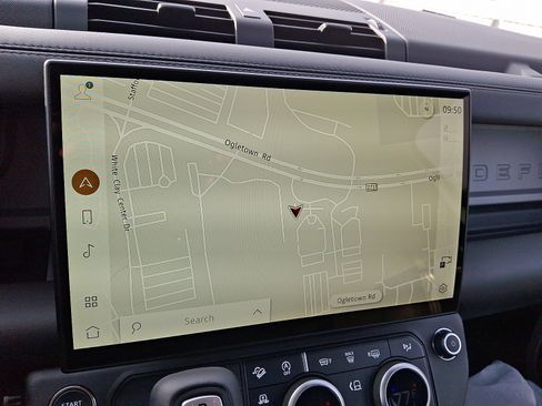 New 2026 Land Rover Defender 110 V8 image 8