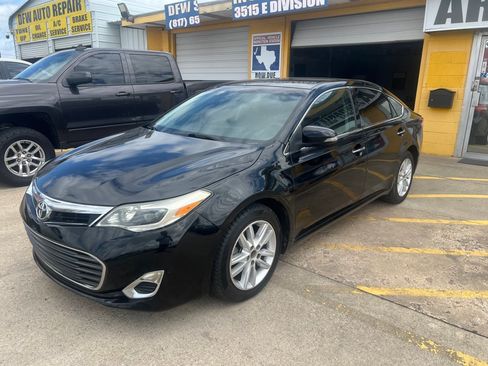 Used 2015 Toyota Avalon XLE FWD image 3