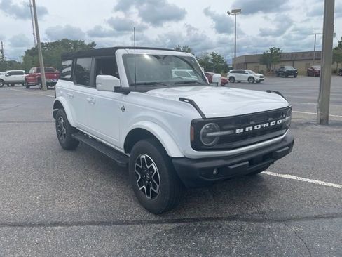 Used 2022 Ford Bronco Outer Banks AWD/4WD image 1