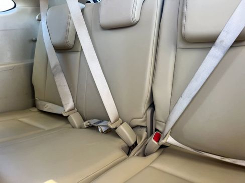 Used 2014 Toyota Highlander XLE image 16