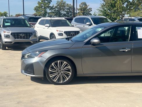 Used 2023 Nissan Altima 2.5 SL FWD image 7