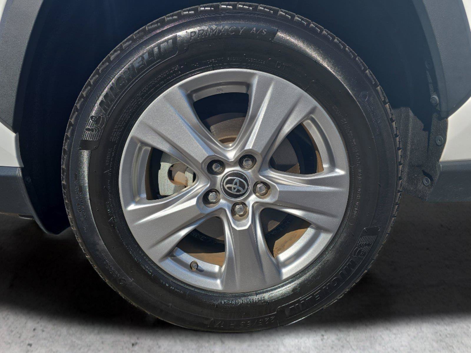 Used 2022 Toyota RAV4 XLE w/ XLE Grade Weather Package FWD image 30