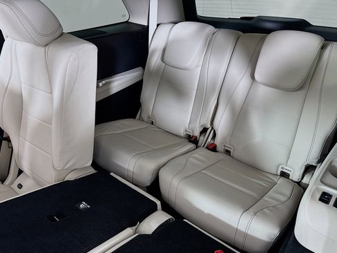 New 2026 Mercedes-Benz GLS 450 4MATIC image 8