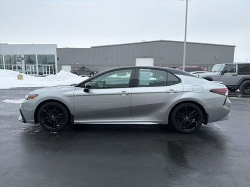 Used 2023 Toyota Camry XSE image 4