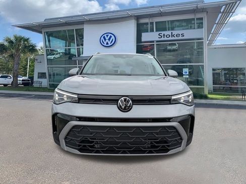 New 2026 Volkswagen Taos SE FWD image 8