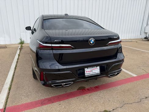 Used 2023 BMW 760i xDrive AWD/4WD image 5