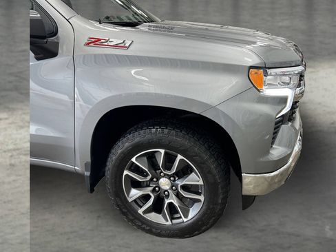Used 2023 Chevrolet Silverado 1500 LT AWD/4WD image 23