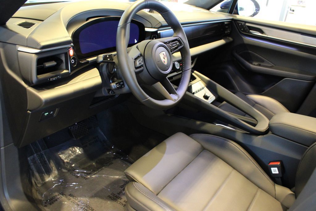Used 2024 Porsche Macan 4 Electric AWD/4WD image 4