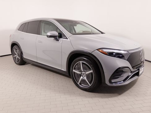 Used 2023 Mercedes-Benz EQS 580 4MATIC SUV image 8