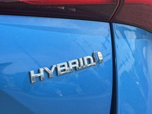 Used 2019 Toyota Prius LE FWD image 16