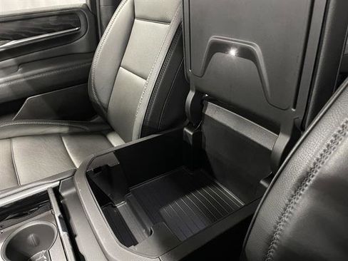 Used 2021 GMC Yukon Denali w/ Denali Premium Package image 37