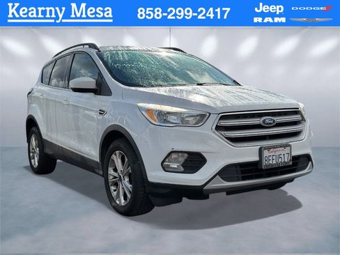 Used 2018 Ford Escape SE w/ SE Sync 3 Package image 1