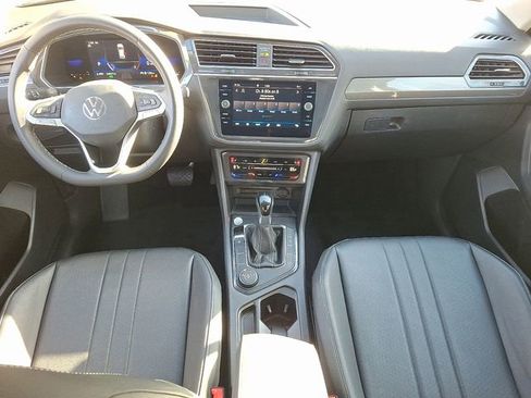 Certified 2023 Volkswagen Tiguan SE image 15