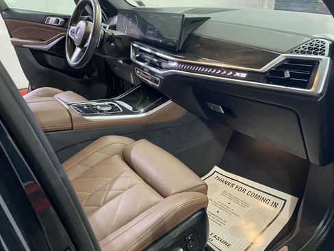 Used 2024 BMW X5 xDrive40i w/ M Sport Package image 8