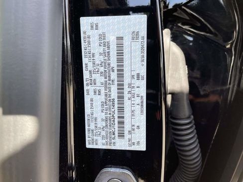 Certified 2023 Lincoln Corsair AWD w/ Equipment Group 101A image 33