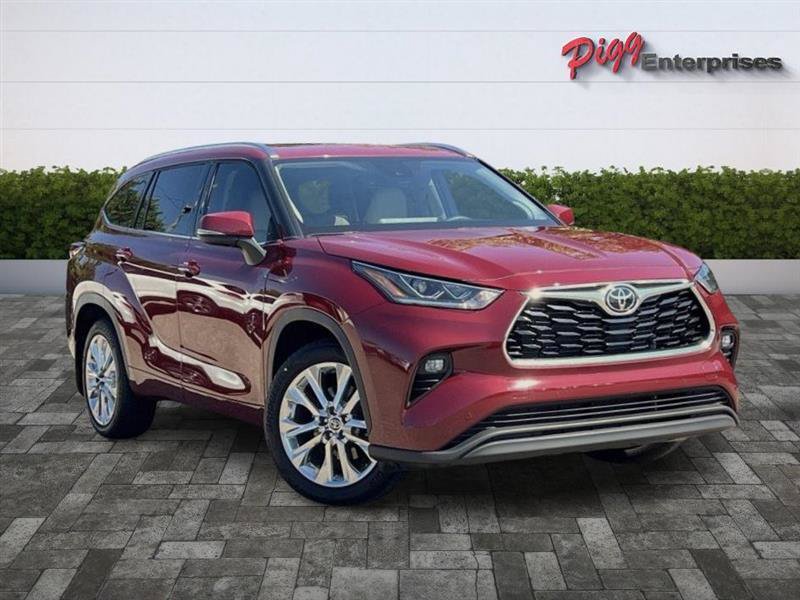 Used 2025 Toyota Highlander Limited FWD image 2