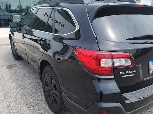 Used 2019 Subaru Outback 3.6R Limited AWD/4WD image 3