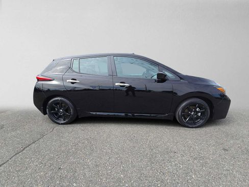 Used 2024 Nissan Leaf S FWD image 2