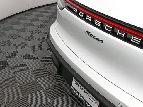 Certified 2026 Porsche Macan image 38