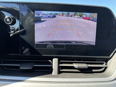 Used 2024 Chevrolet Trax LS FWD image 25